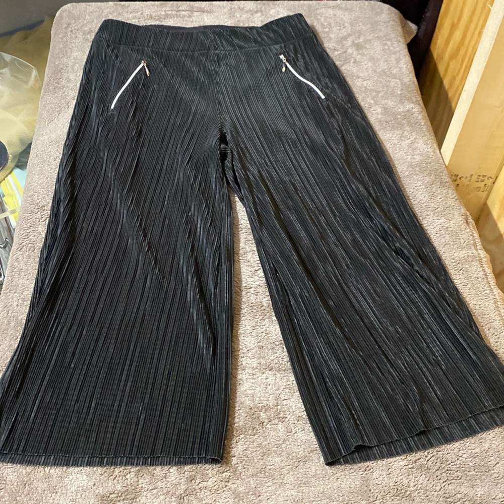 Black crop casual dress pants Jamie Sadock size 6